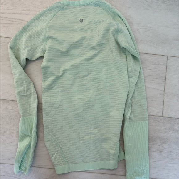 Swiftly Tech Long Sleeve Crew Long Sleeve T-Shirt Lululemon size 4 - Picture 5 of 5